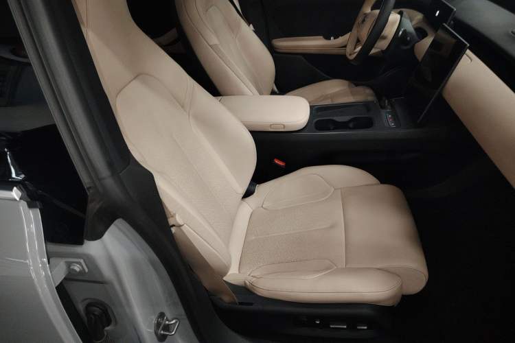 Used Nio ET5T 2024 75kWh Touring Right Front Seat