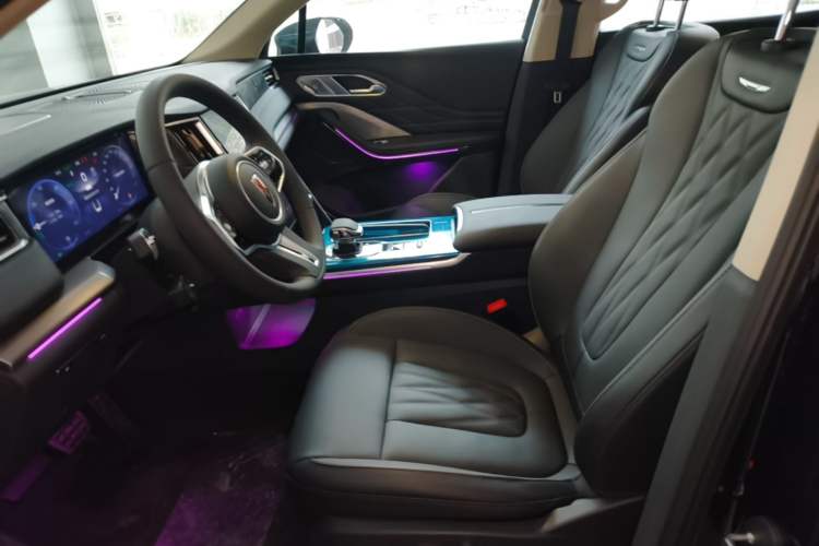 Used Hongqi HS7 PHEV 2024 2.0T PHEV Four-Wheel Drive Flagship Edition 6 Seats
