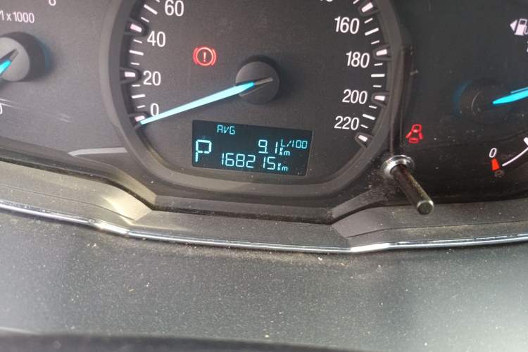 Used Ford Escort 2015 1.5L Automatic Fashion Model Odometer Close Up