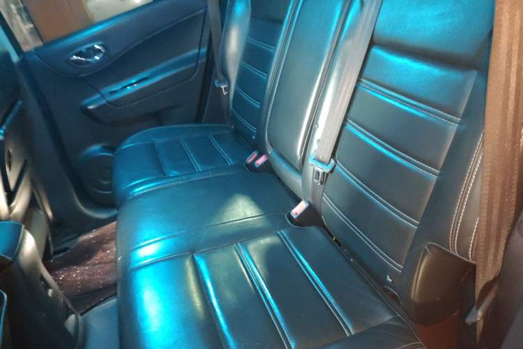 Used Renault Koleos 2012 2.5L 4x4 Comfort Edition with Navigation
