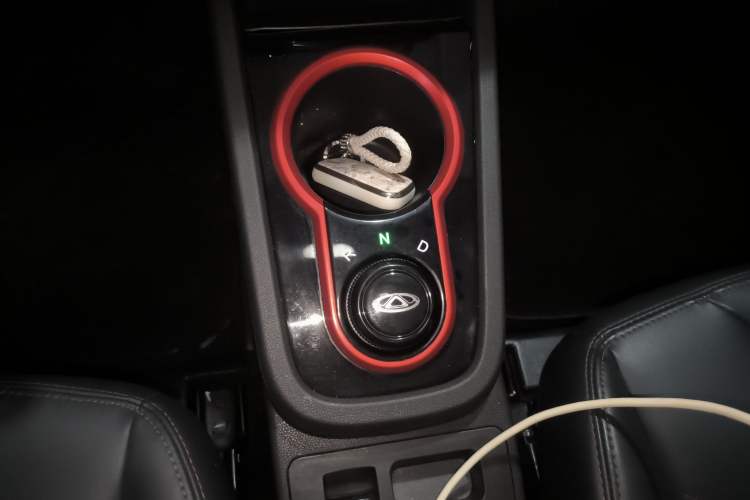 Used Chery QQ Little Ant 2022 Revised Version Sweet Pink Edition Half-Sugar Version Lithium Iron Phosphate 30.7 kWh 30 kW 301 km Gear Lever