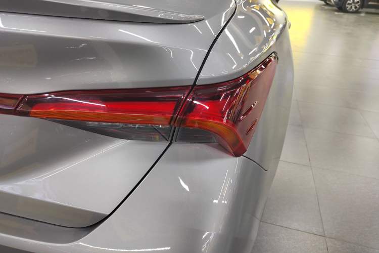 Used Toyota Avalon 2019 2.5L Ambition Version China VI Standard
