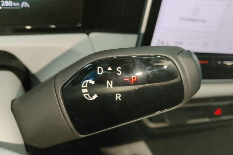 Used Volkswagen Tiguan L 2024 PRO 330TSI Two-Wheel Drive Smart Drive Edition
