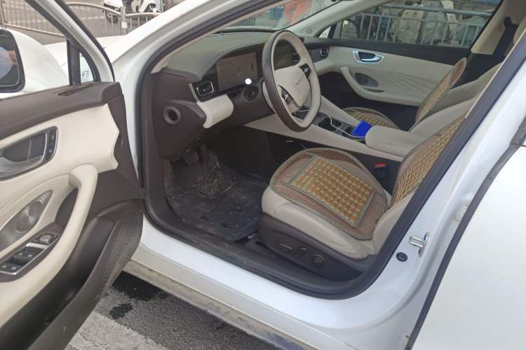 Used Roewe D7 2023 DMH 125km Excellence Edition
