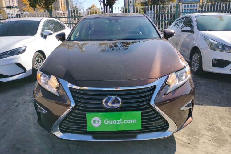 Used Lexus ES 2015 300h Comfort Edition