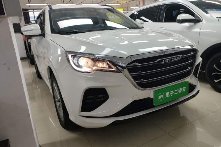 Used JETOUR X70 2020 1.5T DCT YueXing Edition 7-Seater Front Right 45 Deg