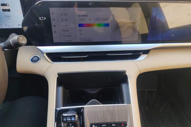 Used Geely Auto Monjaro L 2025 Dongfang Yao 2.0TD Automatic All-Wheel-Drive Wangyue Edition
