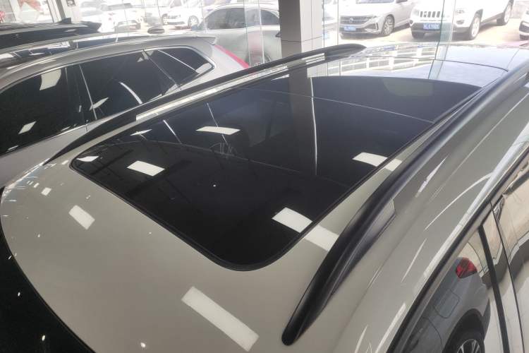 Used Volkswagen Tiguan 2016 280TSI Automatic Two-Wheel Drive Silk Road Comfort Edition Roof