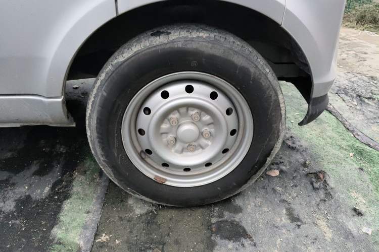 Used Wuling EV50 2021 Van Logistics Vehicle Huishitong Penghui 43.2kWh Tongyu Electric Control System
