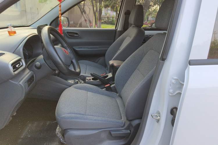 Used Wuling Hongguang New Energy 2024 All-Electric Model 300KM Standard Version Left Front Seat