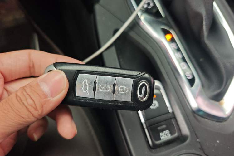 Used GAC Trumpchi GS4 2017 235T Automatic Two-Wheel Drive Luxury Smart Connectivity Version Vehicle Key