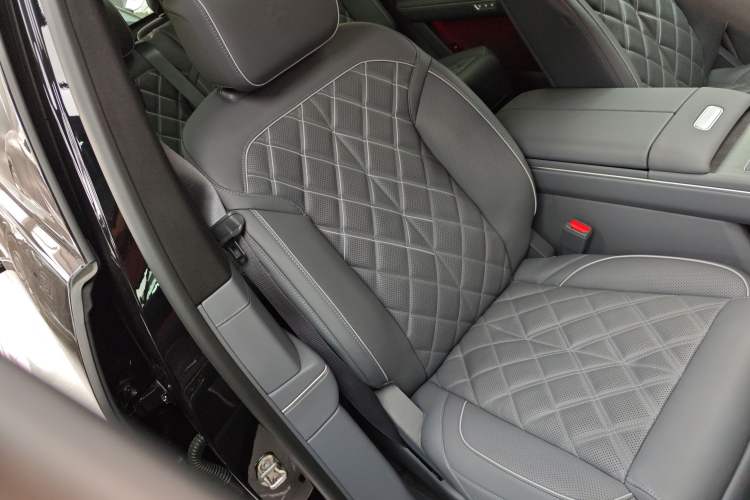 Used Nio ES8 2026 Model 7-seat Executive Luxury Edition Right Front Seat