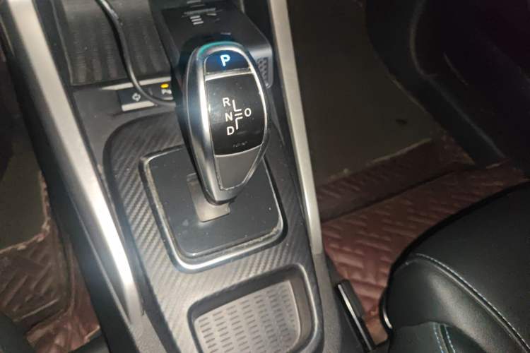 Used BYD Yuan New Energy 2018 EV360 Smart Connect Cool Edition Gear Lever