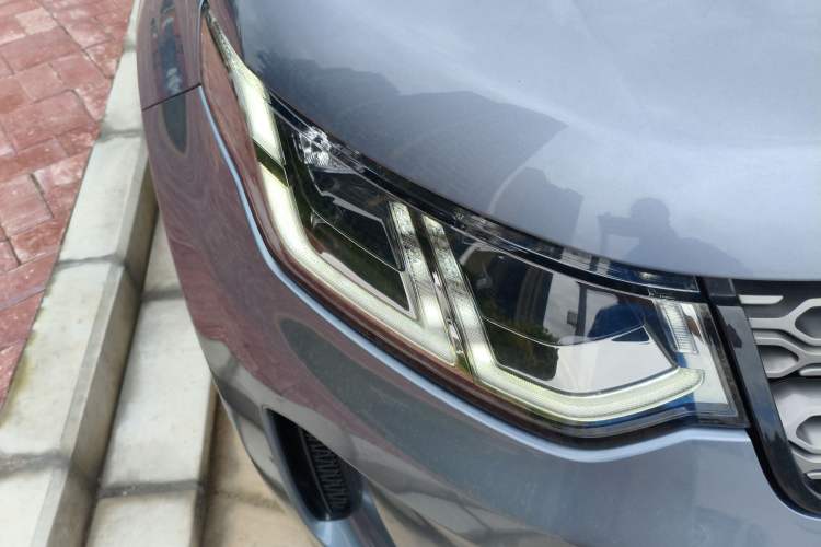 Used Land Rover Discovery Sport 2020 249 PS R-Dynamic Performance Tech Edition 7 Seats Right Front Headlight