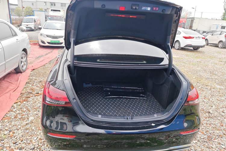 Used Mercedes-Benz E-Class 2023 Updated E 300 L Fashion Edition Trunk