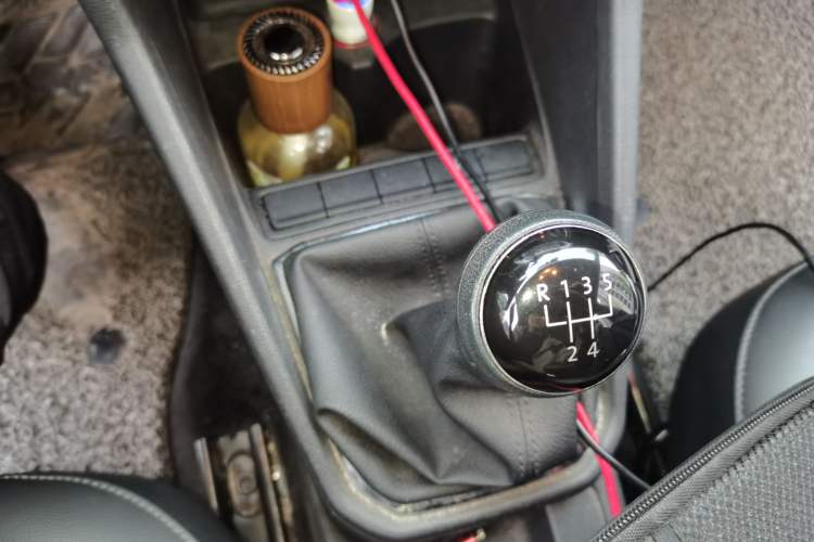 Used Volkswagen Jetta 2017 1.5L Manual Comfort Model Gear Lever