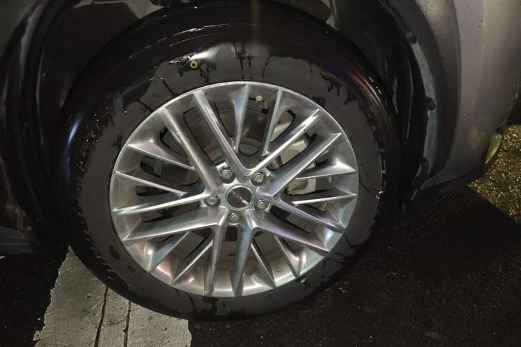 Used Lexus NX 2015 200T All-Wheel-Drive Fēngshàng Edition Right Front Wheel Hub