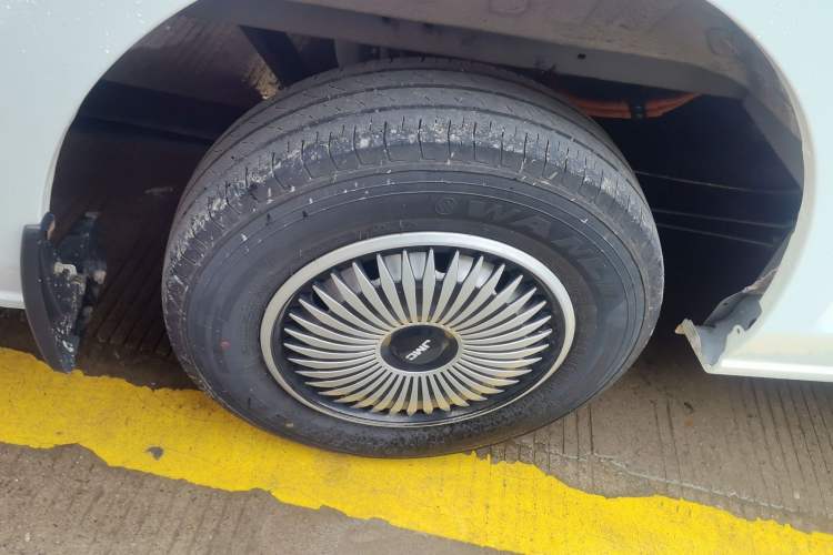 Used JMC E Fushun 2025 Model, Open Window Version, 41.86 kWh, Short Axle, Low-roof