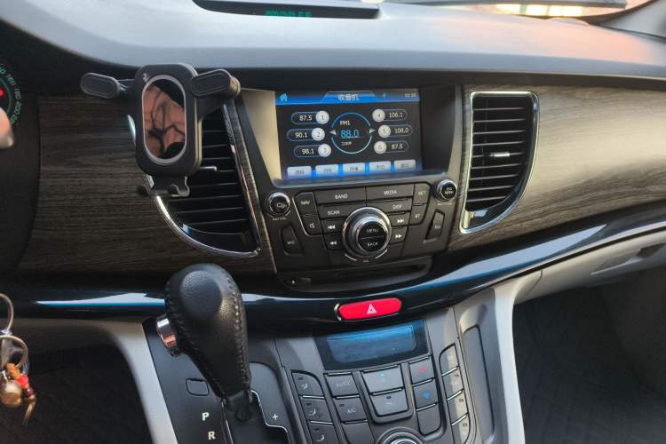 Used JAC Group Refine M5 2013 2.0T Gasoline Automatic Business Edition
