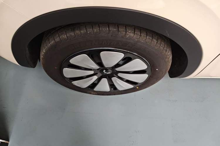 Used Wuling Bingo 2025 333 km Enjoyment Version Left Front Wheel Hub