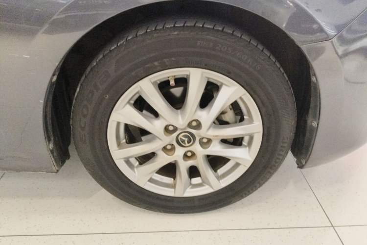 Used Mazda 3 Axela 2017 Sedan 1.5L Automatic Comfort Model Emission Standard China V
