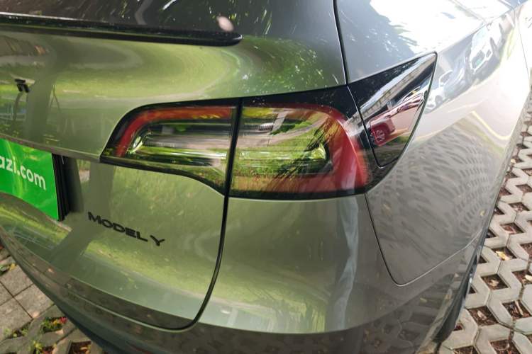 Used Tesla Model Y 2024 Long-Range All-Wheel-Drive Version
