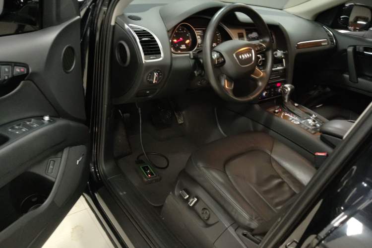 Used Audi Q7 2014 35 TFSI quattro Ambition model
