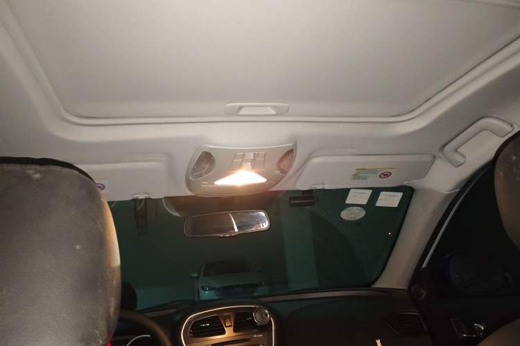 Used GAC Trumpchi GS5 2013 1.8T Automatic Two-Wheel Drive Luxury Edition Headliner