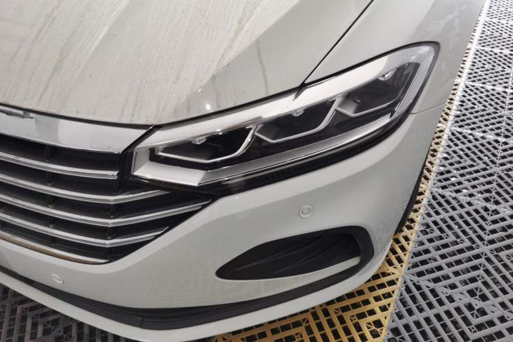 Used Volkswagen Lavida 2024 1.5L Automatic DeYi Edition Left Front Headlight