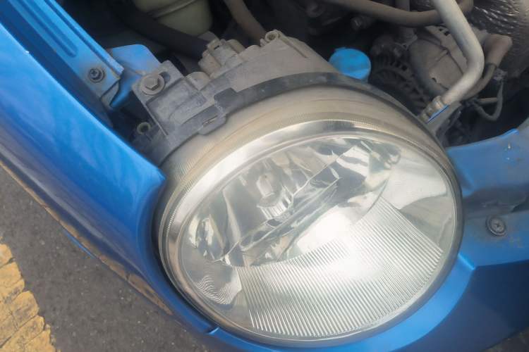 Used Chery QQ3 2012 Fashion Edition 1.0L Manual Champion Version Right Front Headlight