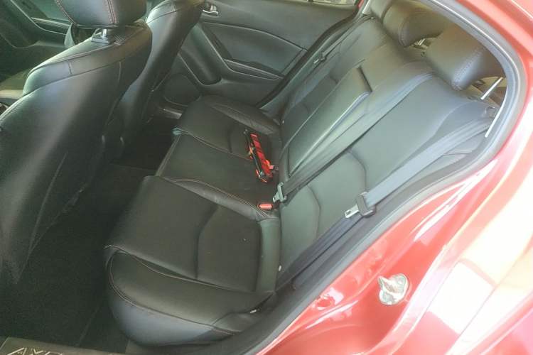 Used Mazda 3 Axela 2016 Sedan 2.0L Automatic Sport Model