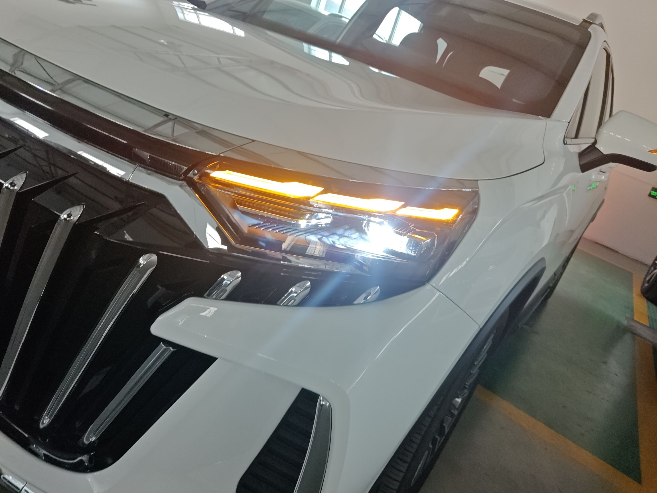 Geely Auto Haoyue L 2025 2.0T DCT Luxury Edition — снимка 8