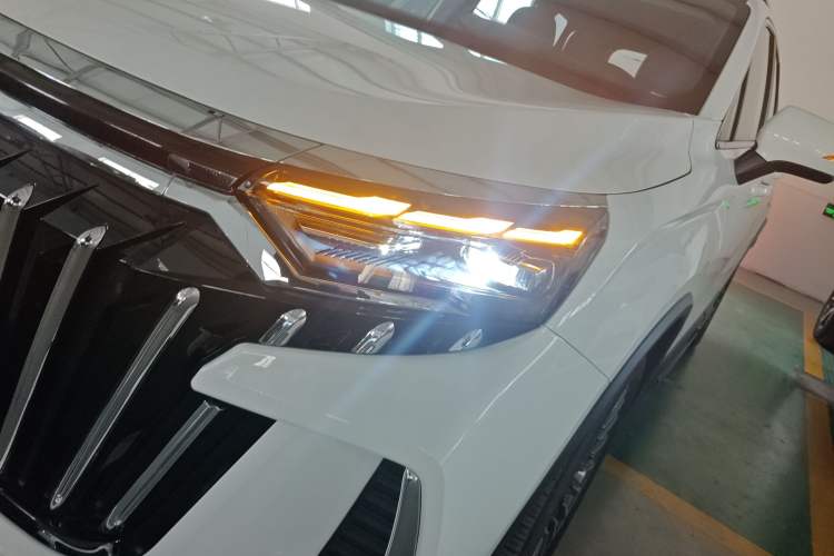 Used Geely Auto Haoyue L 2025 2.0T DCT Luxury Edition