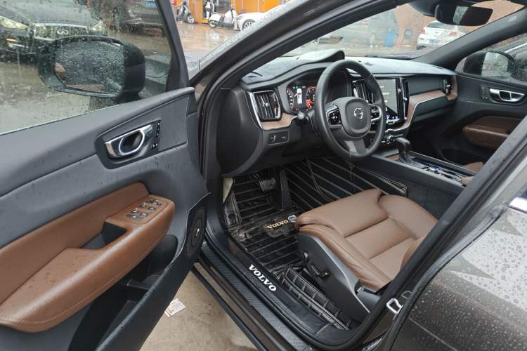 Used Volvo XC60 2021 T5 4x4 Smart Luxury Edition