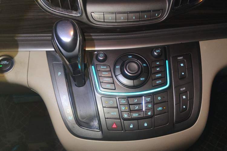 Used Buick GL8 2011 3.0L XT Luxury Business Flagship Edition
