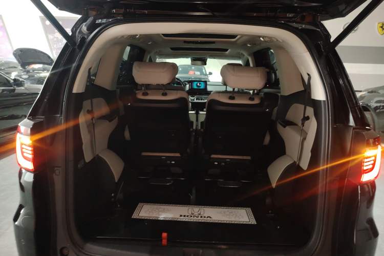 Used Honda Elysion 2024 2.0L eHEV Luxury Edition
