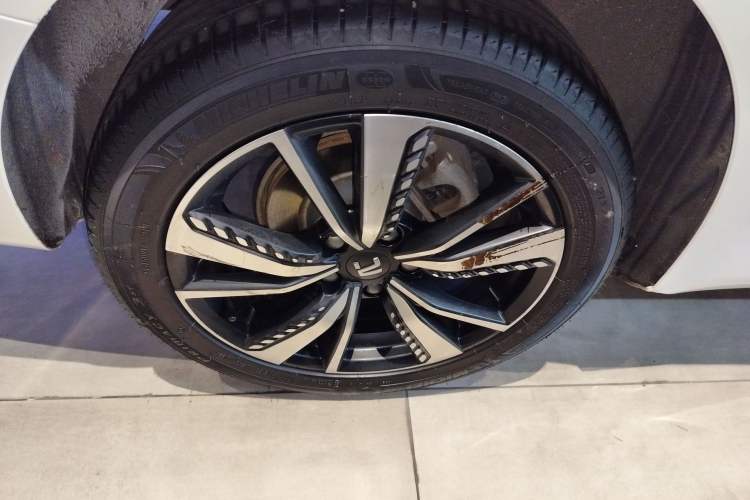 Used Rising ER6 2020 620 km Smart Edition
