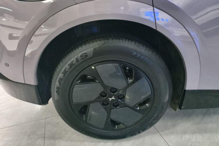 Used XPeng G6 2025 625 Long-Range Max Flagship Edition Right Rear Wheel Hub