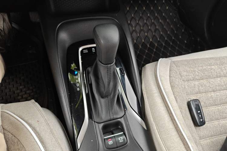 Used Toyota Levin 2021 Dual-Motor 1.8H E-CVT Leading Edition Gear Lever