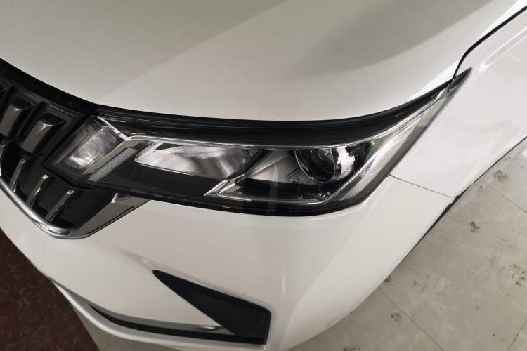 Used Wuling Jiachen 2022 1.5T Manual Light Enjoyment Dynamic Version
