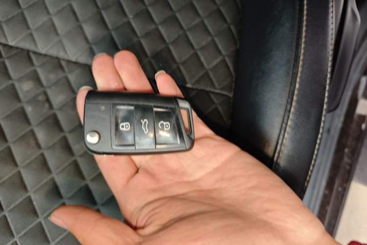 Used Skoda Octavia 2018 1.6L Automatic Luxury Edition Vehicle Key