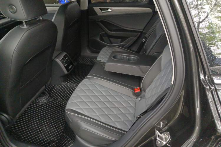 Used Volkswagen Sagitar 2025 300TSI DSG Excellence Edition Left Rear Seat