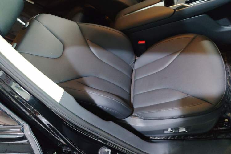 Used Hongqi E-QM5 2024 610 km PLUS