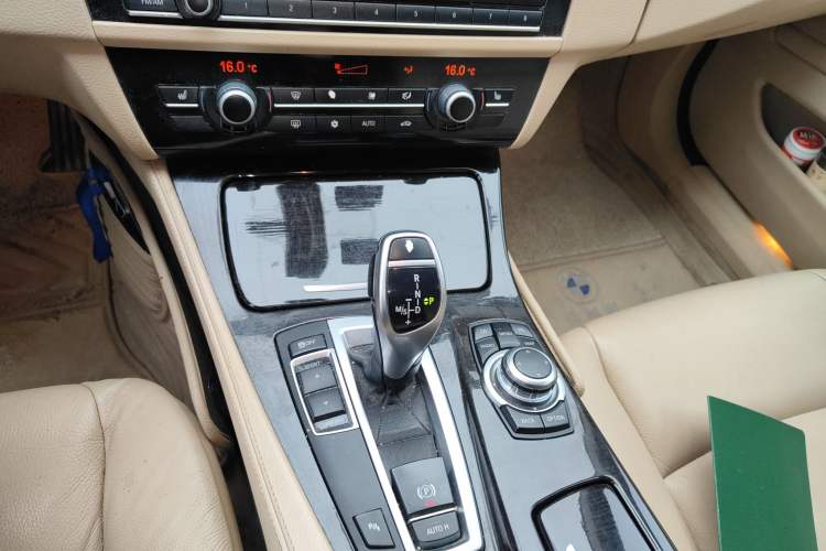 Used BMW 5 Series 2012 535Li Leading Model
