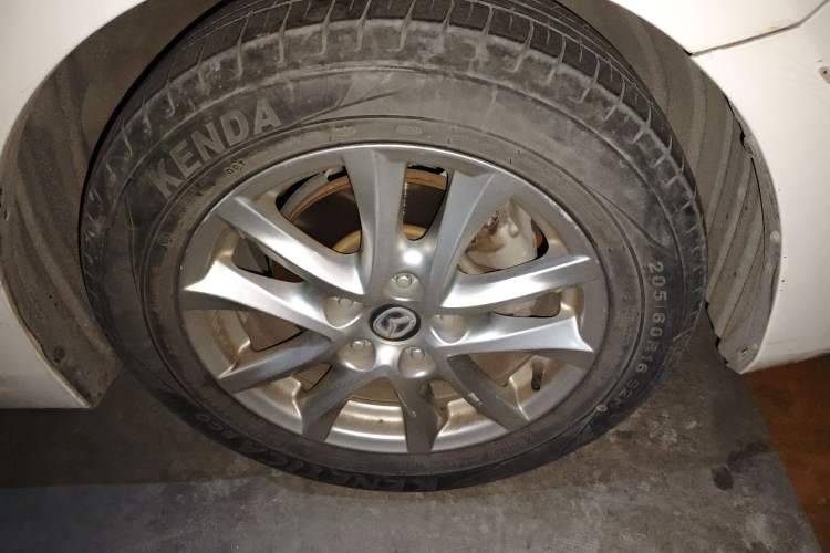 Used Mazda Mazda 3 Axela 2016 Sedan 1.5L Automatic Comfort Model
