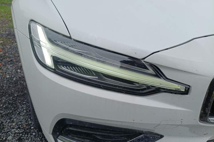 Used Volvo S60 2023 B4 Zhiyuan Luxury Edition Right Front Headlight