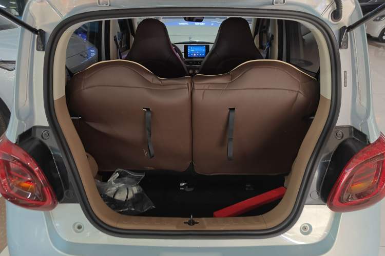 Used Wuling Hongguang MINIEV 2025 Four-Door Version Premium Edition Trunk