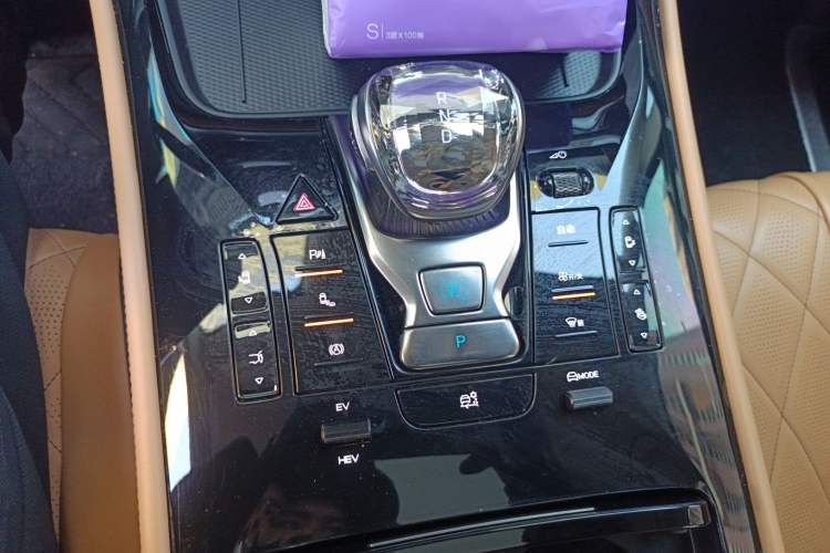 Used Denza D9 2024 DM-i 980 Four-Wheel Drive Prestige Model