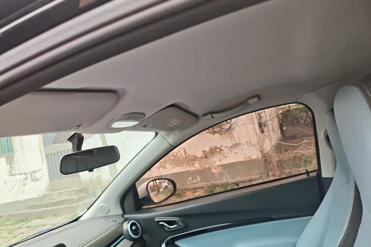 Used Chery QQ Little Ant 2022 Restyled Version Sweet Pink Edition Half-Sugar Version 30.6 kWh 30 kW 301 km Headliner