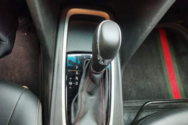 Used Chevrolet Monza 2019 RS 330T Automatic Comfort Edition China VI Standard Gear Lever
